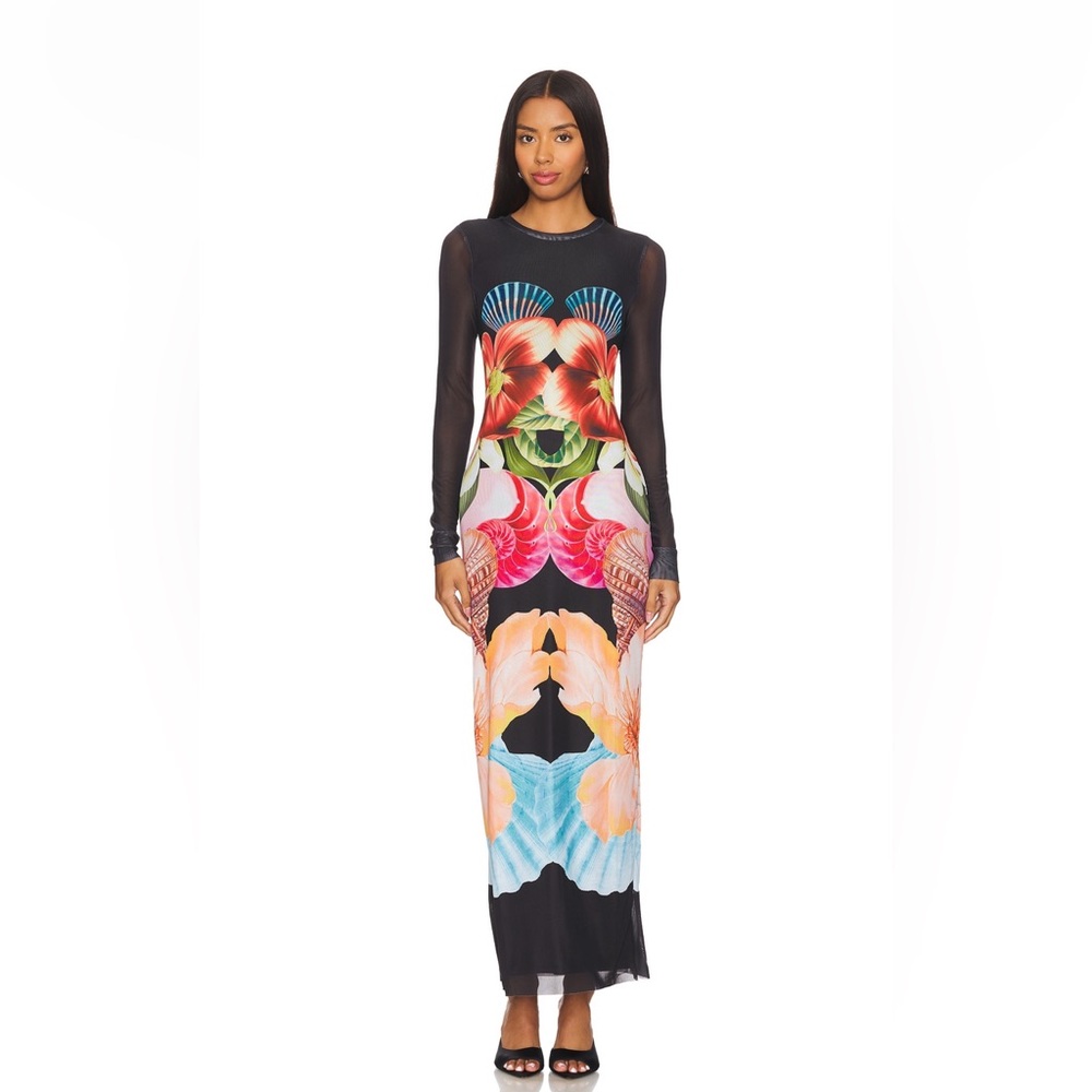 AFRM Sheet maxi dress, lined via a second sheet layer except for sleeves 
Size S